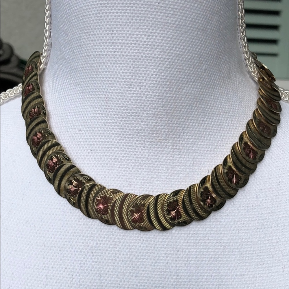 Vintage gold tone & pink flower necklace